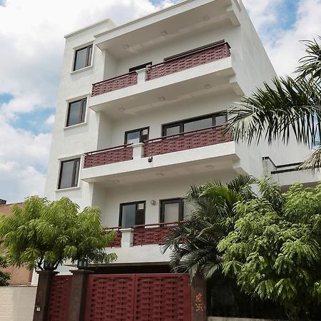 Готель Css Abode Нойда Екстер'єр фото